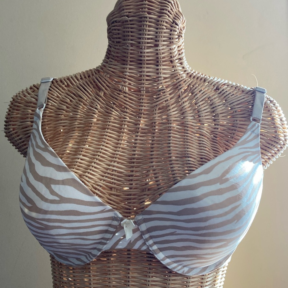 Maidenform bra 38C